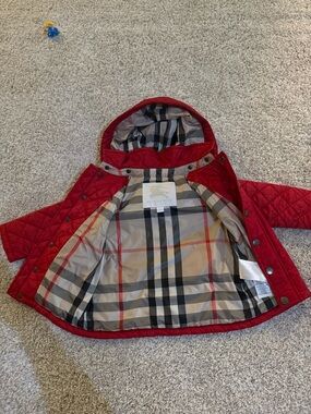 Burberry Kids Quilted Hooded Jacket in Red with Signature Check Lining